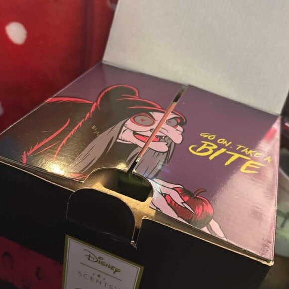 Scentsy Disney Villains Just One Bite Poison Apple Snow White Warmer - NEW - Picture 5 of 7